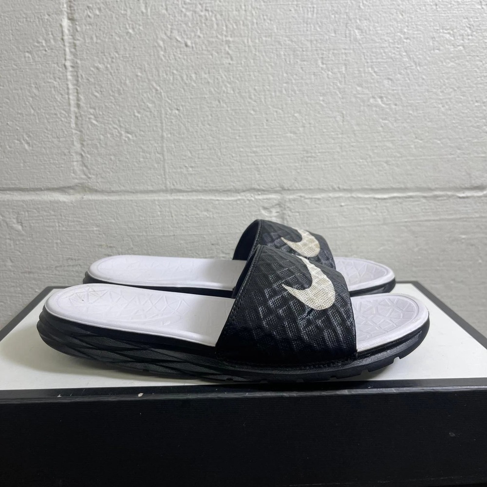 Nike Benassi‎ Solarsoft 705475-010 Black White Slides Sandals Slip On Women's 7